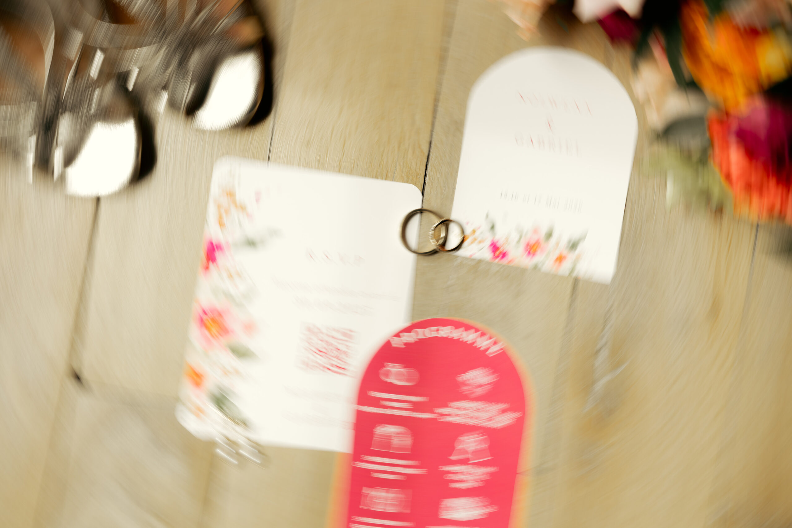 Flatlay de mariage, château de Chignat